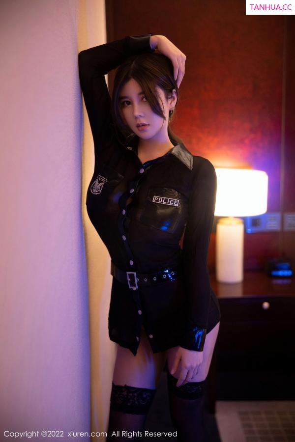 周九九 周jojobaby [XiuRen]高清写真图 2022.10.24 No.5750 周jojobaby 制服黑丝第4张图片